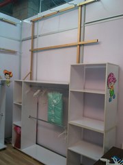 Продам торговое оборудование,  витрины б/у под одежду (можно детскую) д